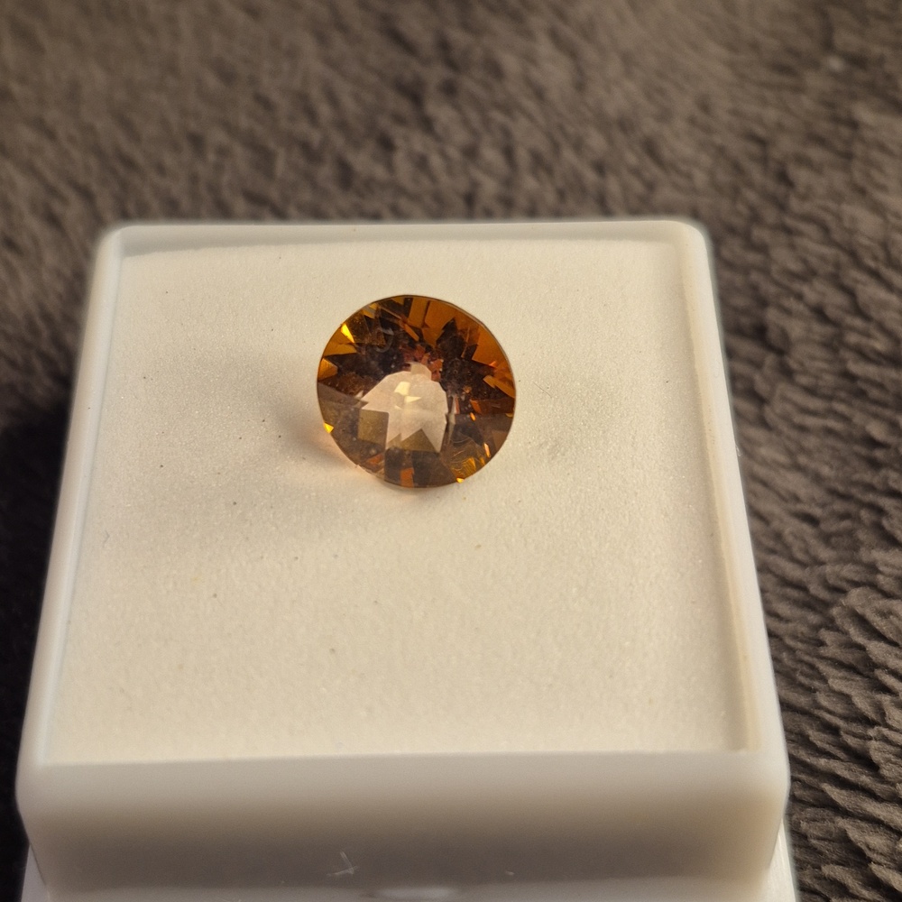Salmon Topaz 3.55 ct round 10mm checkered cut